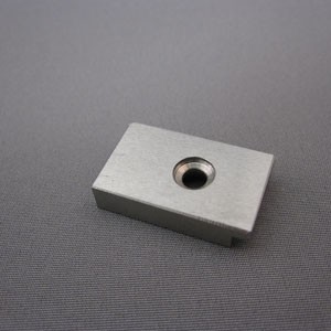 PLATE FOR CARBIDE HOOK