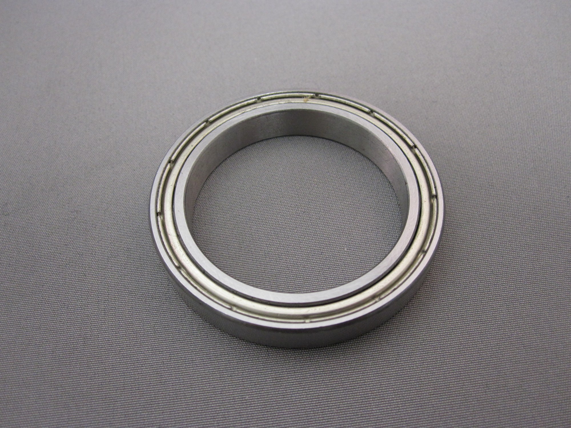 METAL SHIELD BEARING PINCH ROLLER