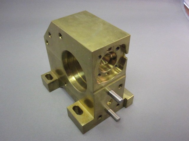 LOWER ROLLER HOUSING