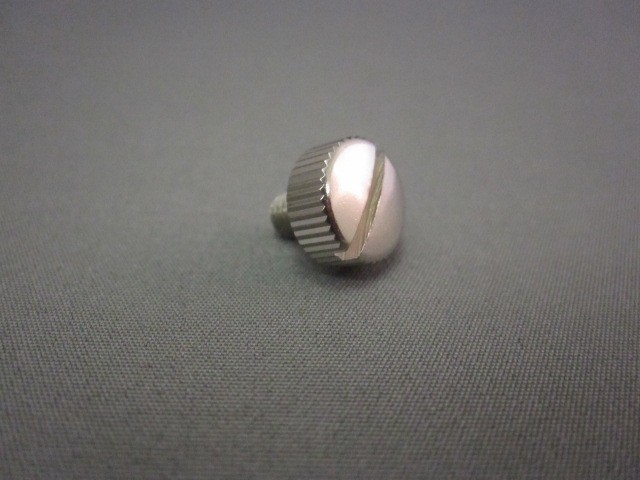 KNURLED SCREW