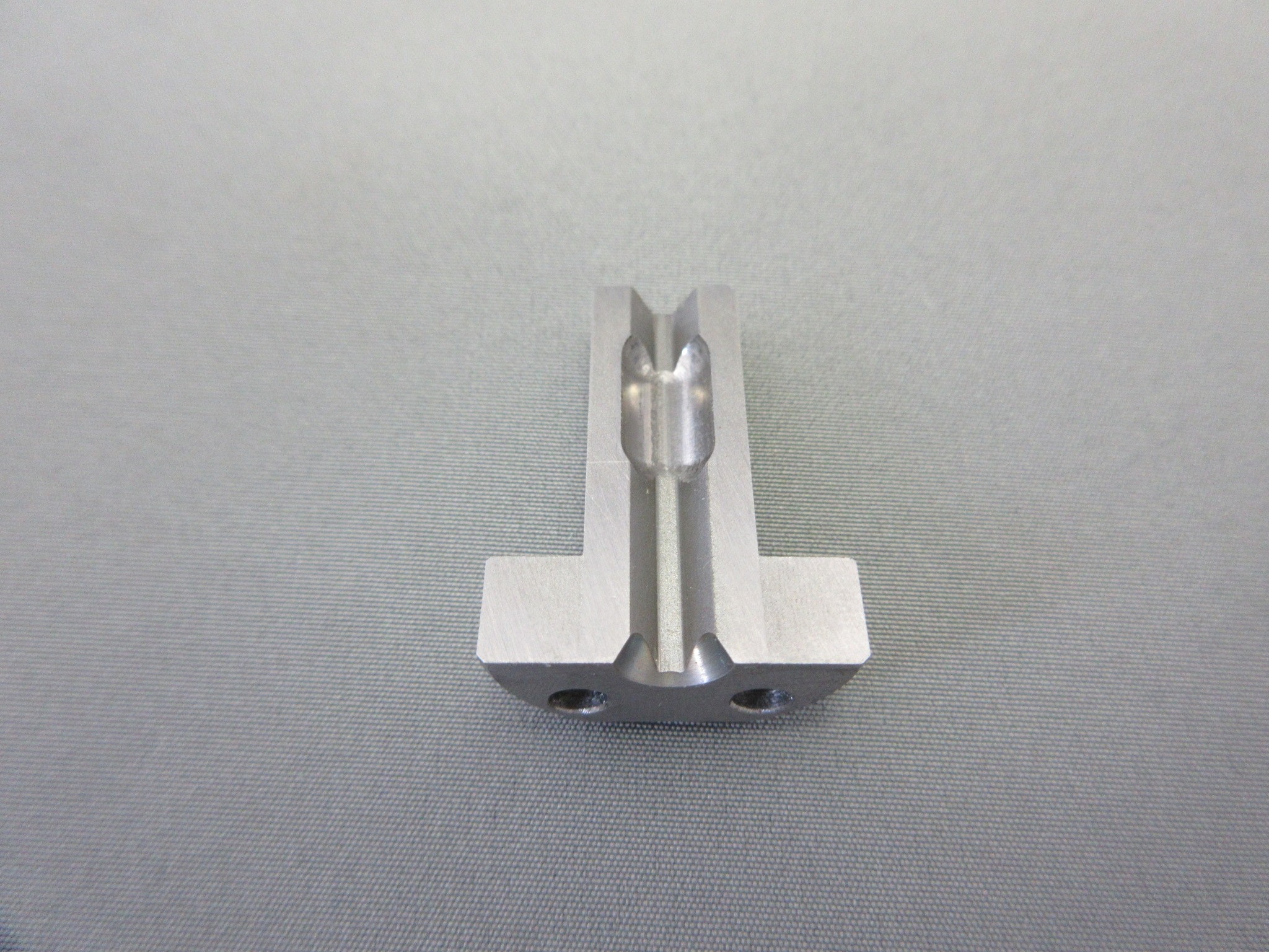 GUIDE BUSHING RIGHT SK UPPER HEAD